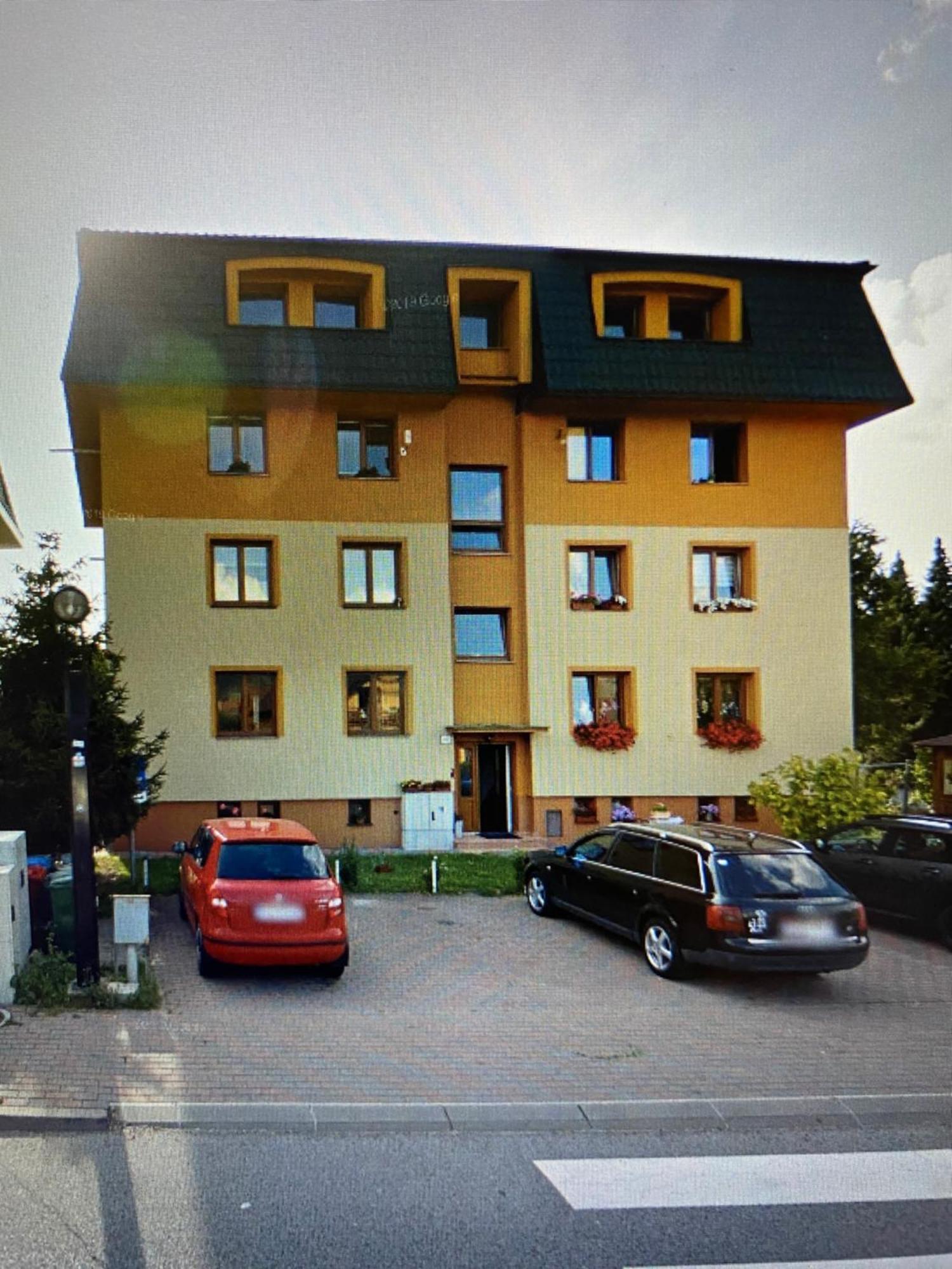 Apartman Dorian Bešeňová Eksteriør billede