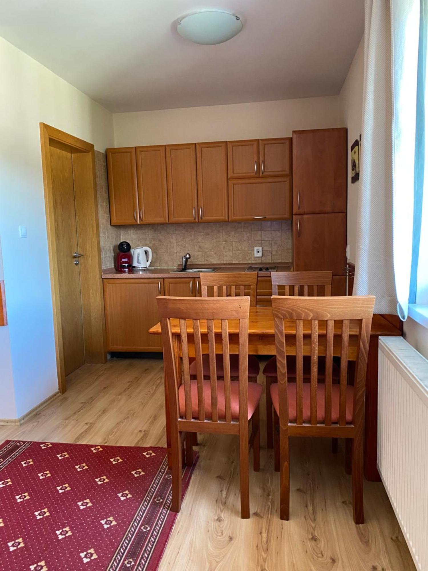 Apartman Dorian Bešeňová Eksteriør billede